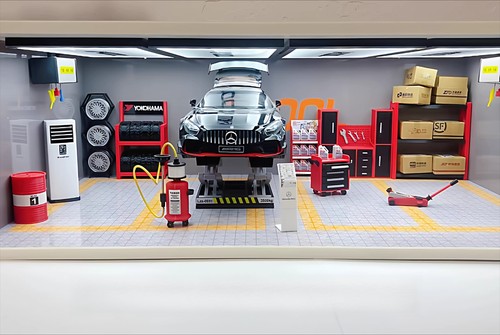 Diorama officina - 1/18,