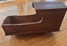 Antica culla a dondolo in