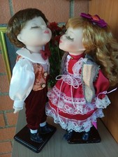 Coppia  bambole in porcellana BACIO h37cm pari a nuove idea regalo prezzo per 2