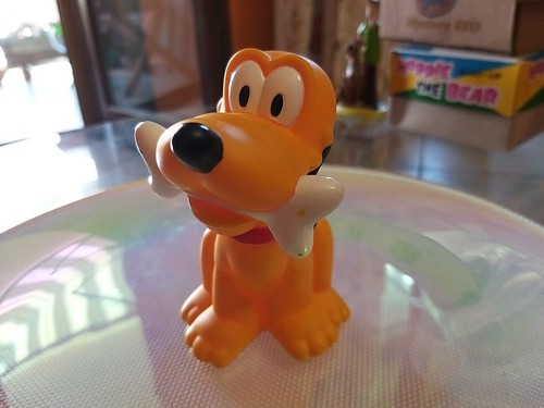 Raro pluto con - raro, osso