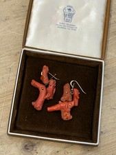 Magnifica coppia di orecchini in corallo del Mediterraneo d'inizio ottocento