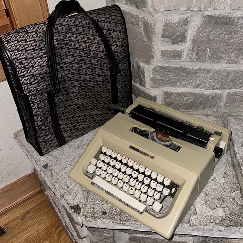 Near mint olivetti lettera - near,