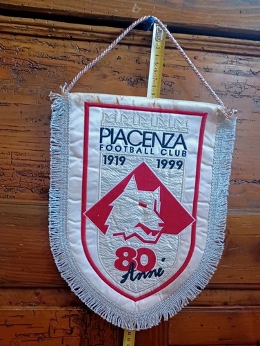 Gagliardetto ricamato piacenza - gagliardetto,