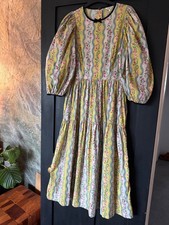 Abito lungo nuovo senza