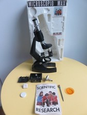 vecchio MICROSCOPIO GIOCATTOLO per ingrandire SCIENTIFIC RESEARCH IGC MILANO di