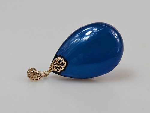 Ciondolo ambra blu catena