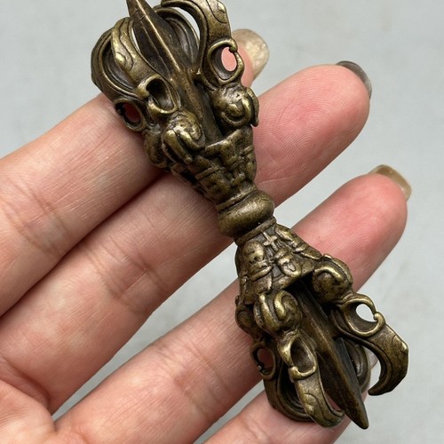 Ornamento oggetto rituale - , in