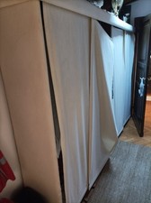 Armadio di stoffa usato