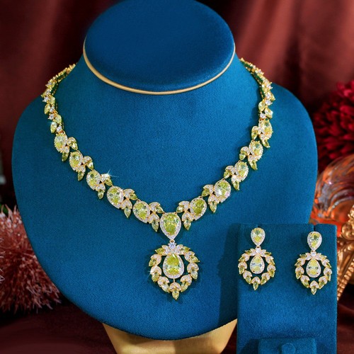 Set gioielli orecchini - , collana