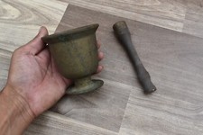 Mortaio in ottone usato da