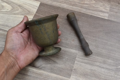Mortaio ottone usato da - in,