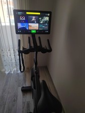 Technogym Bike Cyclette smart Monitor 22" full HD touchscreen