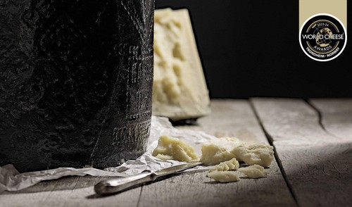 Pecorino romano p - pecorino,