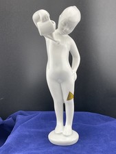 Czechoslovakia Royal Dux girl