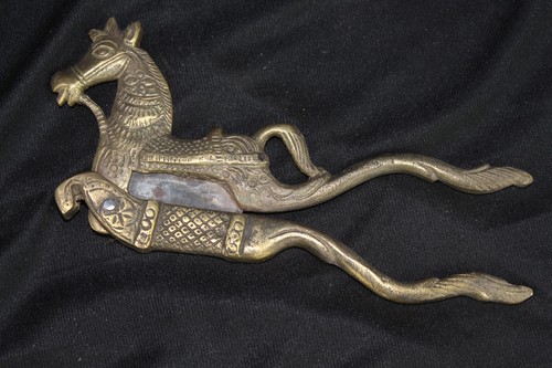 Schiaccianoci cavallo ottone