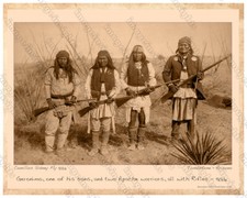 GERONIMO, FIGLIO e 2 guerrieri