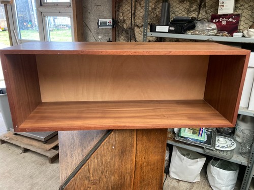 Libreria marrone scaffale