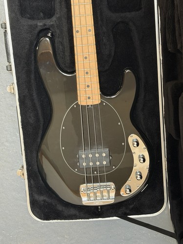 Music man stingray usa - music,