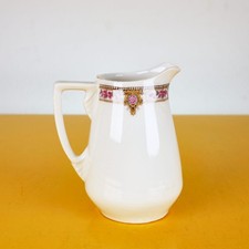 Elegante brocca in ceramica