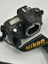 Corpo Nikon D50 con cinturino