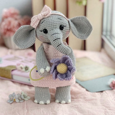 Peluche bambina elefante