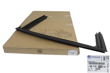 Guida vetro posteriore destra originale Peugeot 2008 9811337680