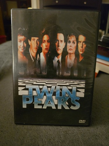 Twin peaks - peaks, 2001)