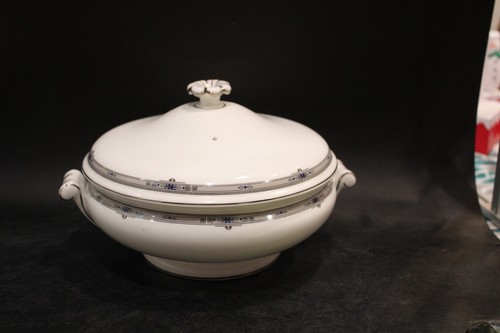 Wedgwood amherst covered veg - amherst,