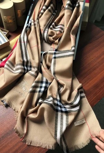 Burberry sckarf pinky - burberry,