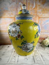 Grand vase couvert en porcelaine chinoise – décor Famille Jaune – Chine 1920