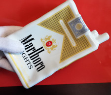 Posacenere confezione sigarette vintage in ceramica Marlboro Lights. Germania