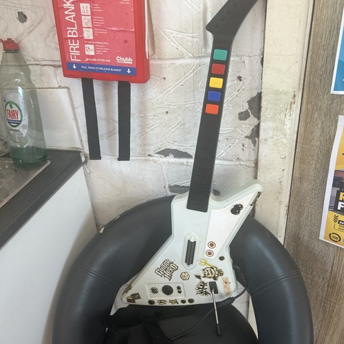 Guitar hero xplorer controller - guitar,