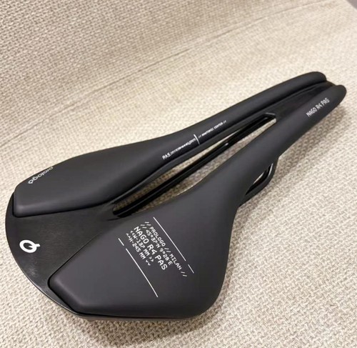Prologo nago pas - pas, saddle