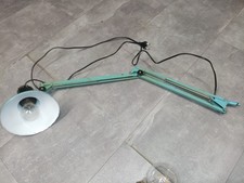 Vecchia lampada da tavolo