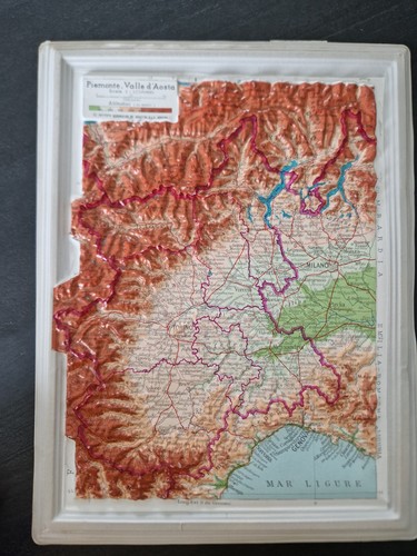 Carta geografica rilievo - carta,