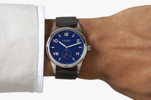 Nomos glashütte club - club, campus