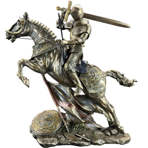 Grande cavaliere cavallo con - cavaliere, a
