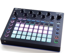 Novation Circuit – Groovebox / Synth / Sequencer – Like New + Box & Cables