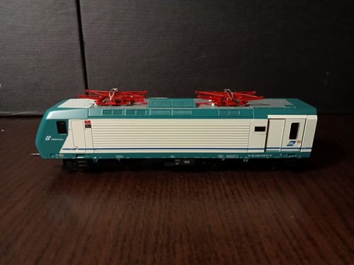 Vitrains 2210 locomotiva - locomotiva, e