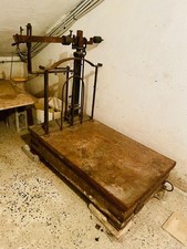 Pesa Bilancia Bascula Antica in ferro e legno