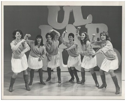 C2317 hullabaloo dancer - c2317/,