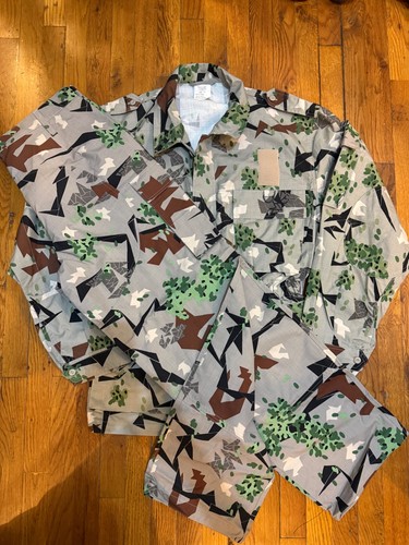Set uniforme mimetica carsica