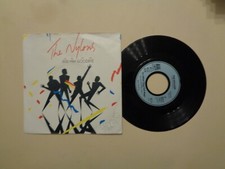 THE NYLONS KISS HIM GOODBYE / IT'S WHAT THEY CALL MAGIC A&M 370 001-7 (ED. DEU)