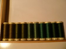 10 SPOLETTE FILO GUTERMANN 100% Poliestere 100 mt TONALITA' VERDE MIMETICO CACCI