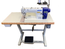 Macchina per cucire lineare