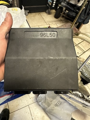 Boîtier ecu suzuki df200 - boîtier,