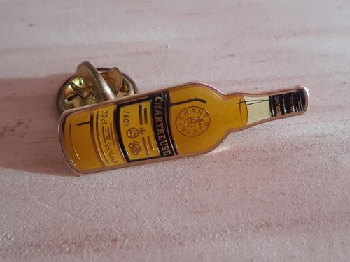 Pin bouteille chartreuse - pin's,