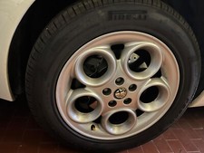 cerchioni auto originali Alfa Romeo 16" , li cambio x passare ai  dischi da 305 