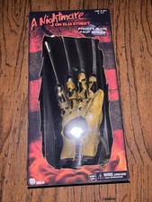 Replica Guanto Freddys Neca A