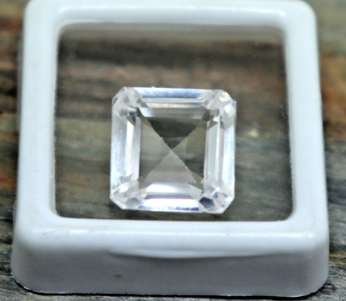 Anello zaffiro taglio radiante